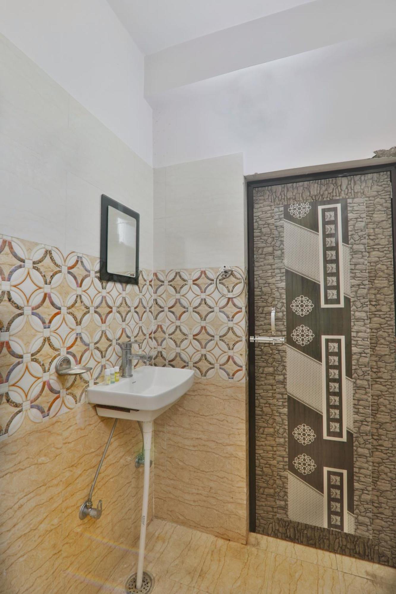Divine Glory Hotel Lucknow Extérieur photo