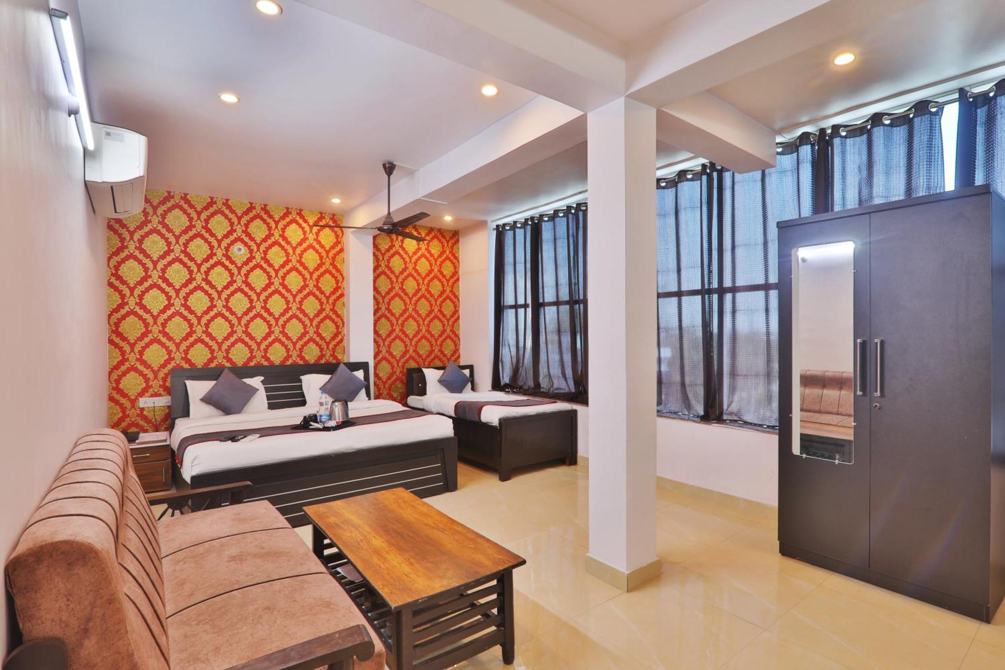 Divine Glory Hotel Lucknow Extérieur photo